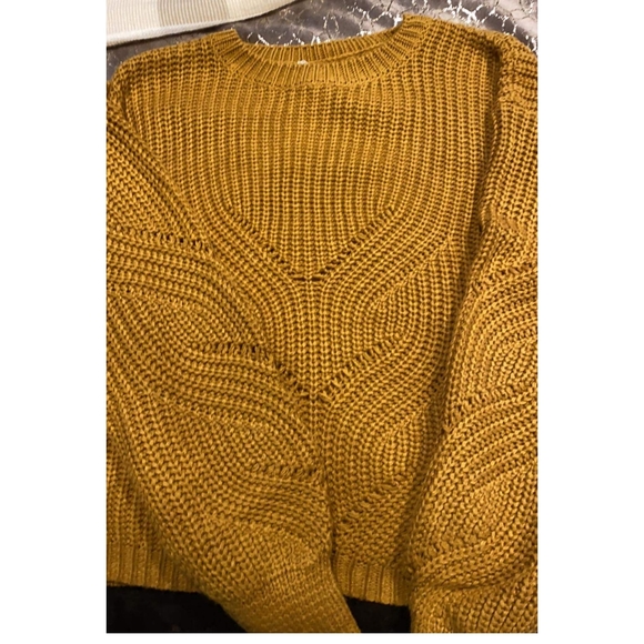 NWT Q2 SWEATER - Picture 2 of 3